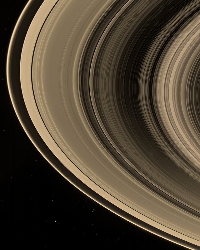 リングの細部と外縁の細いF環 / Ring detail with the narrow F ring at the edge